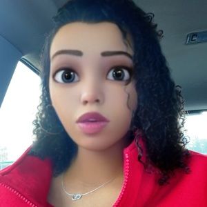 Meet your Posher, Desiree